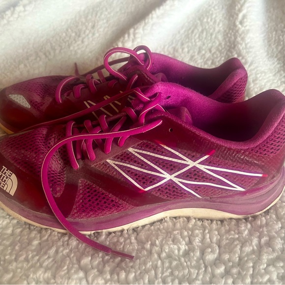 The North Face running shoes SZ 10 - Picture 2 of 7
